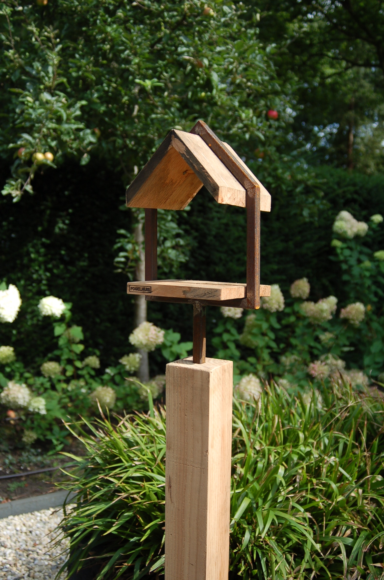 Fogelhuis XS Douglas 23 x 32 x 20 cm op sokkel 100 x 10 x 10 cm (2)
